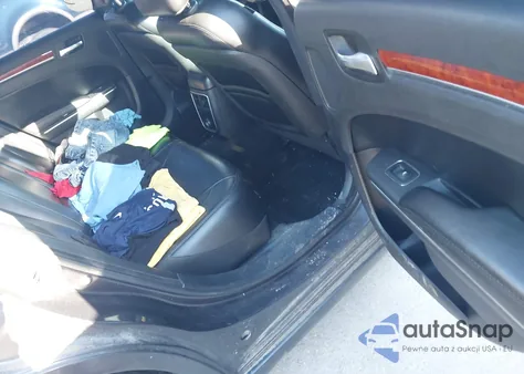 2013 Chrysler 300 Motown из США, поврежденный, VIN 2C3CCAAG9DH708100